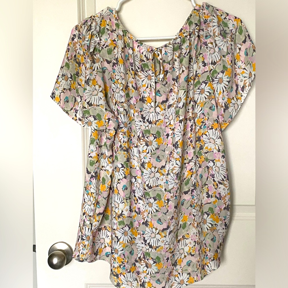 LC Lauren Conrad floral top, size L